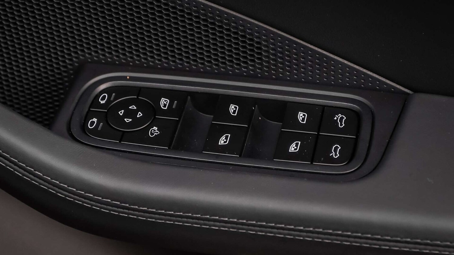 Used Porsche Macan 2025 for sale - 78010009: Photo 25