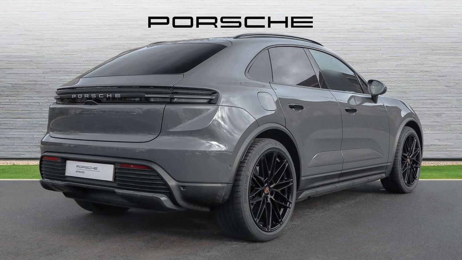 Used Porsche Macan 2025 for sale - 78010009: Photo 3
