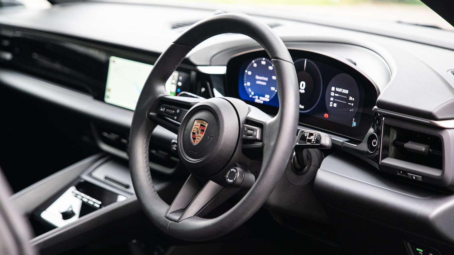 Used Porsche Macan 2025 for sale - 76242612: Photo 11