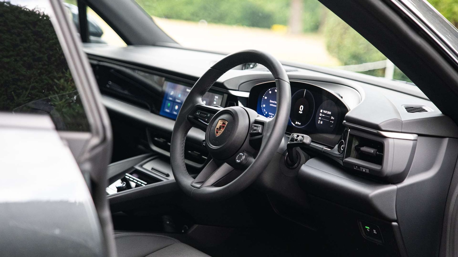 Used Porsche Macan 2025 for sale - 76242612: Photo 12