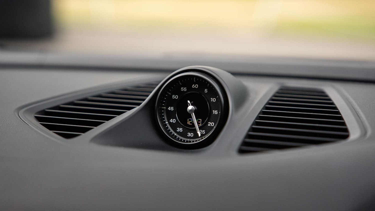 Used Porsche Macan 2025 for sale - 76242612: Photo 13