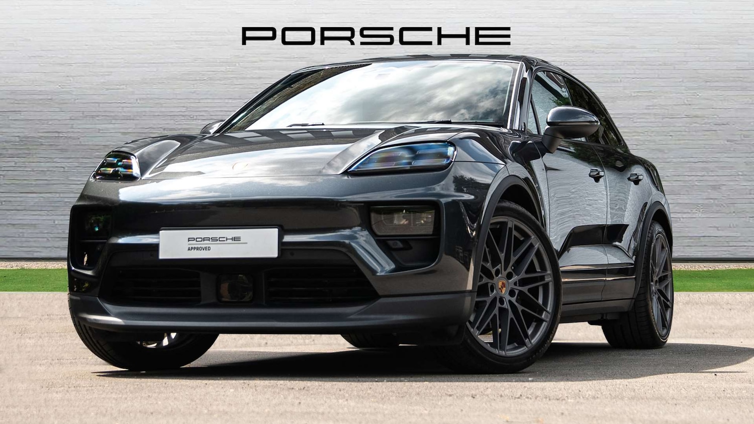 Used Porsche Macan 2025 for sale - 76242612: Photo 2