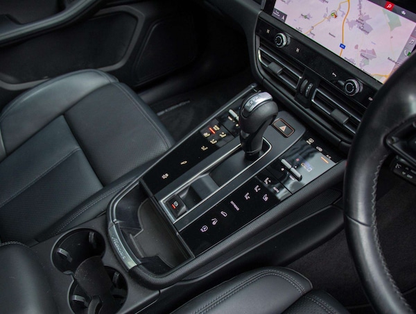 Used Porsche Macan 2023 for sale - 76242419: Photo 11