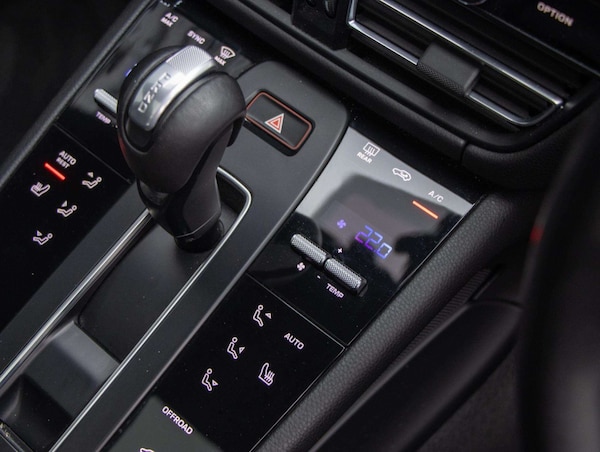 Used Porsche Macan 2023 for sale - 76242419: Photo 12