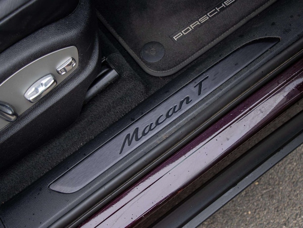 Used Porsche Macan 2023 for sale - 76242419: Photo 16