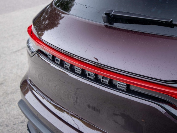 Used Porsche Macan 2023 for sale - 76242419: Photo 23