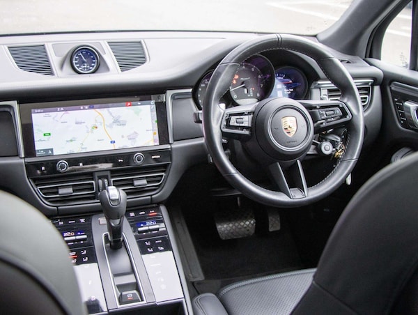 Used Porsche Macan 2023 for sale - 76242419: Photo 29