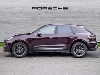 Used Porsche Macan 2023 for sale - 76242419: Photo 2