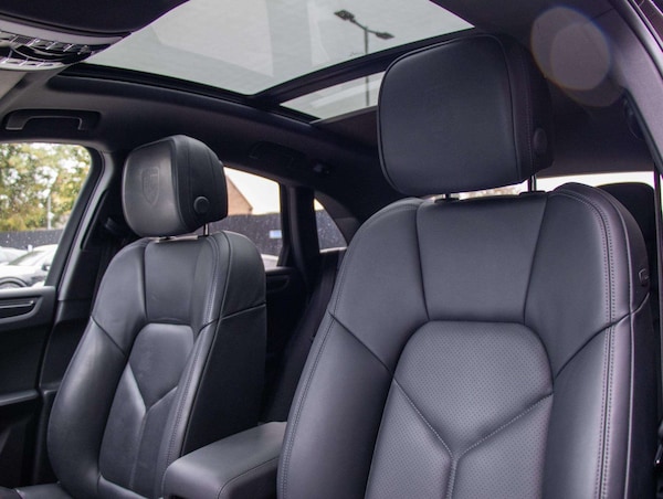 Used Porsche Macan 2023 for sale - 76242419: Photo 32