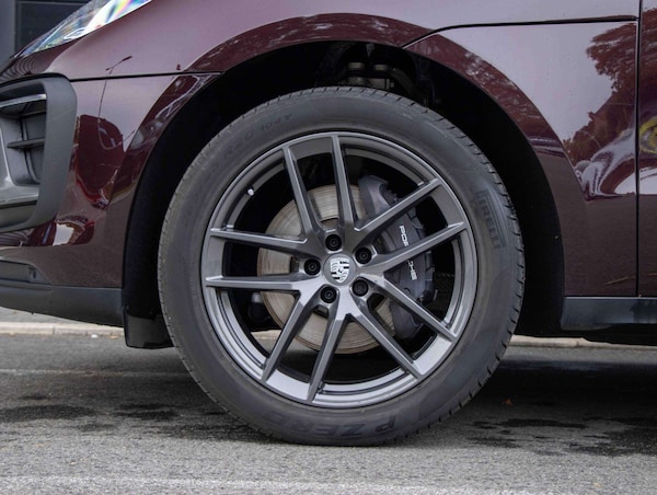 Used Porsche Macan 2023 for sale - 76242419: Photo 4