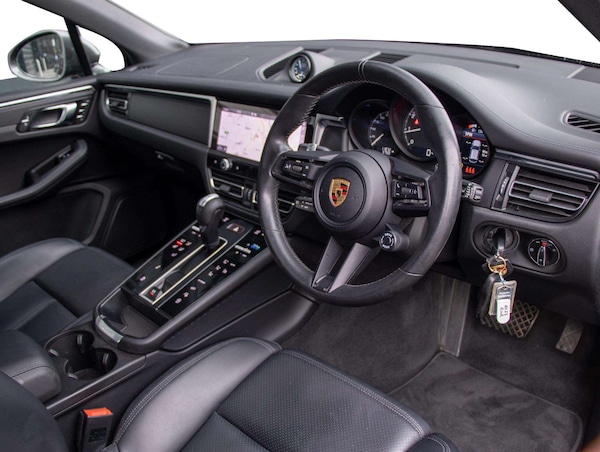 Used Porsche Macan 2023 for sale - 76242419: Photo 5