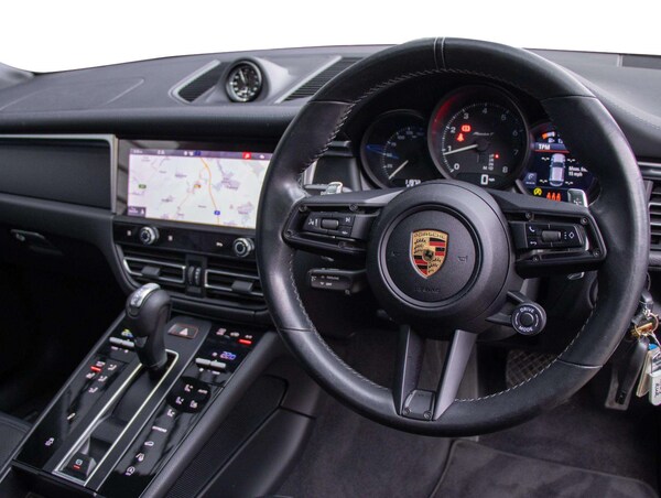 Used Porsche Macan 2023 for sale - 76242419: Photo 9