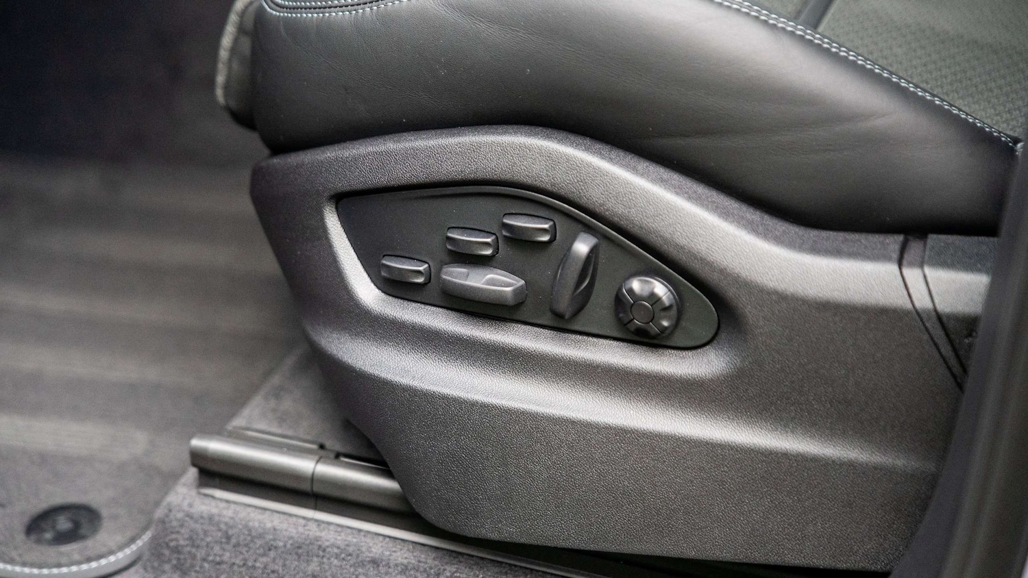 Used Porsche Cayenne 2025 for sale - 76126017: Photo 27