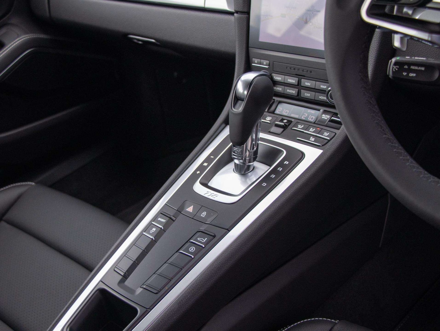 Used Porsche Cayman 2025 for sale - 76648936: Photo 11