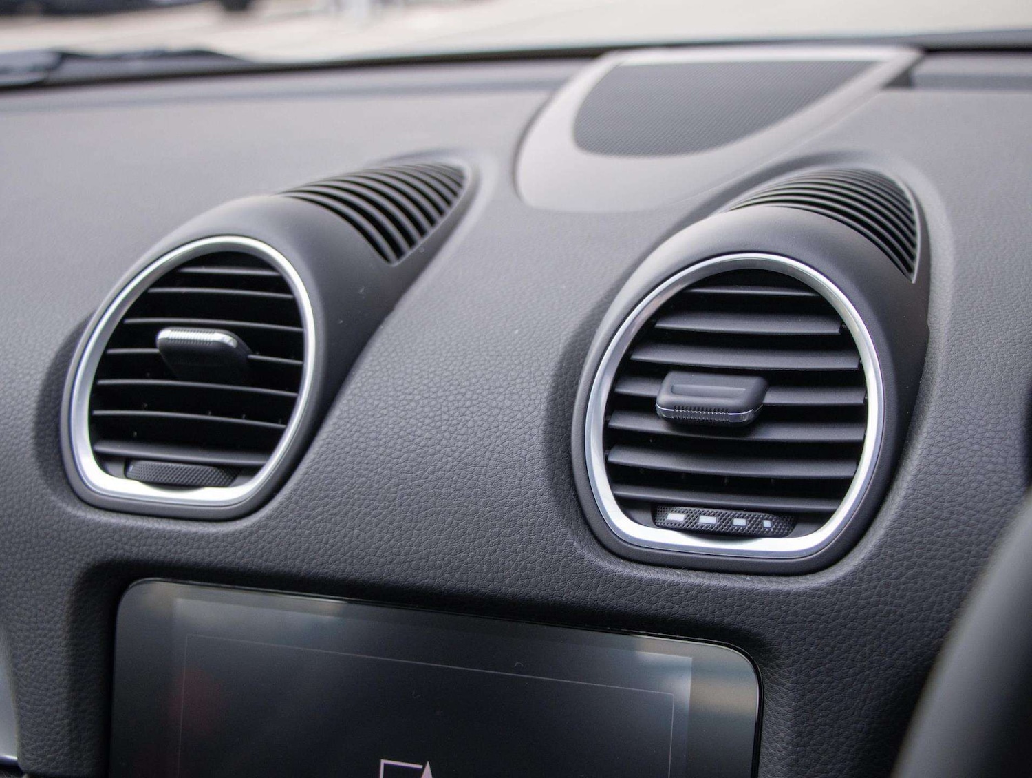 Used Porsche Cayman 2025 for sale - 76648936: Photo 15