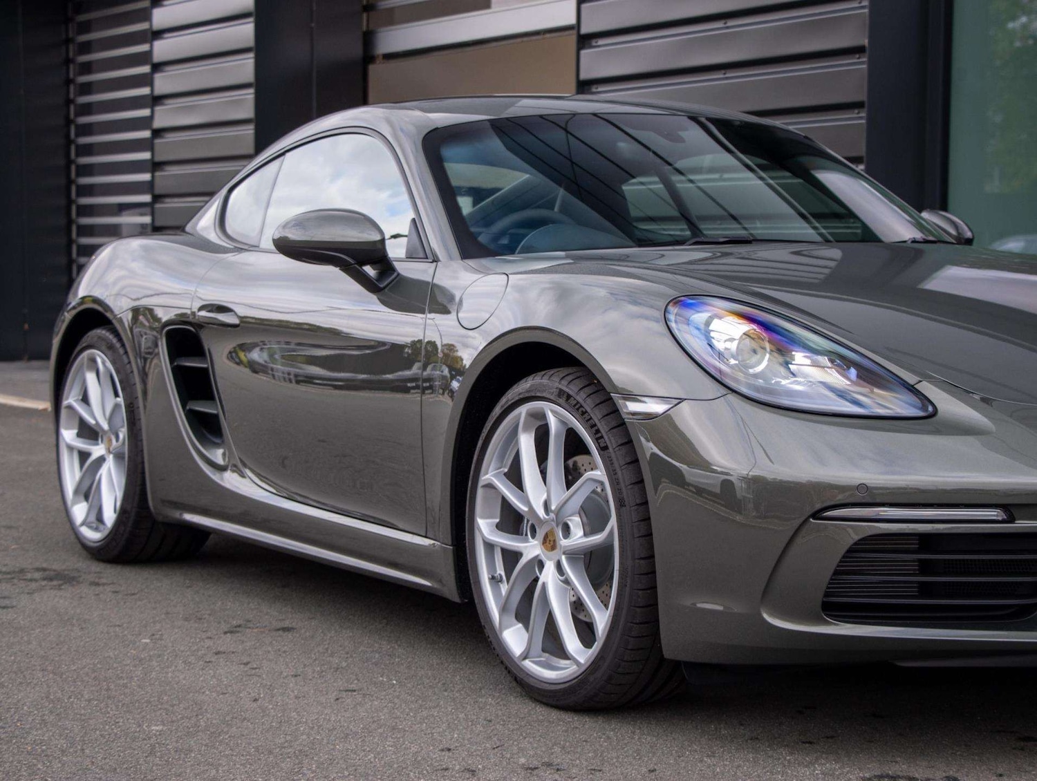 Used Porsche Cayman 2025 for sale - 76648936: Photo 18