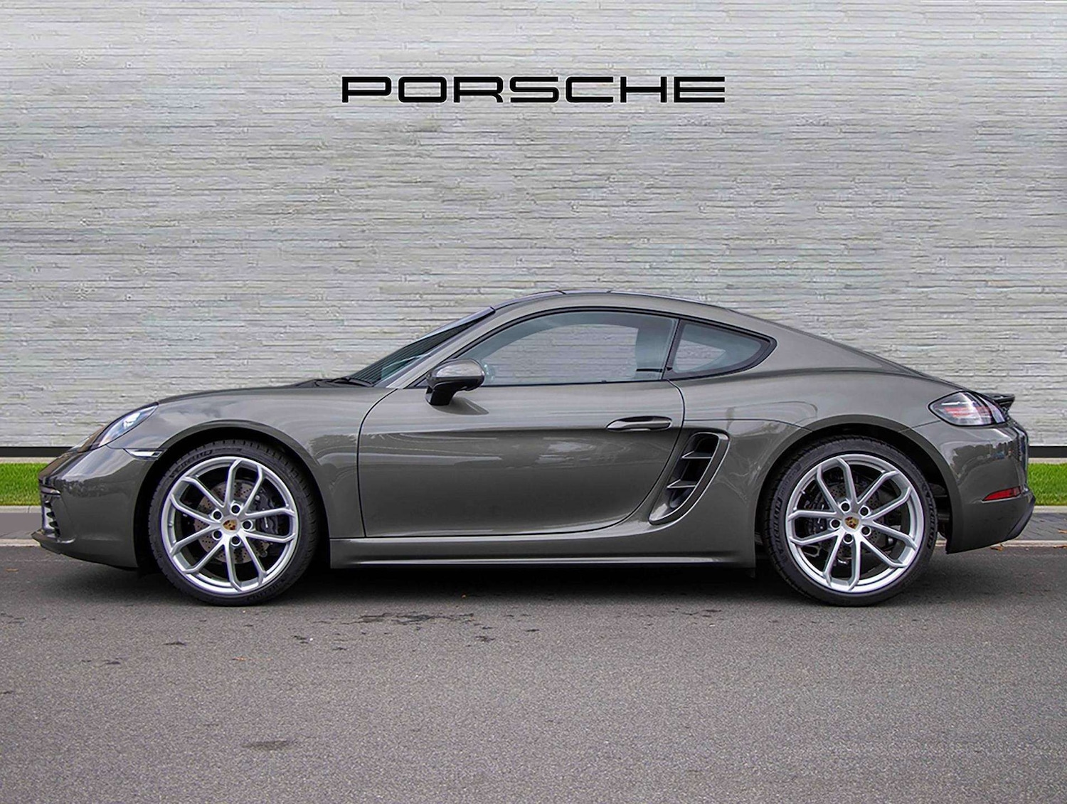 Used Porsche Cayman 2025 for sale - 76648936: Photo 2