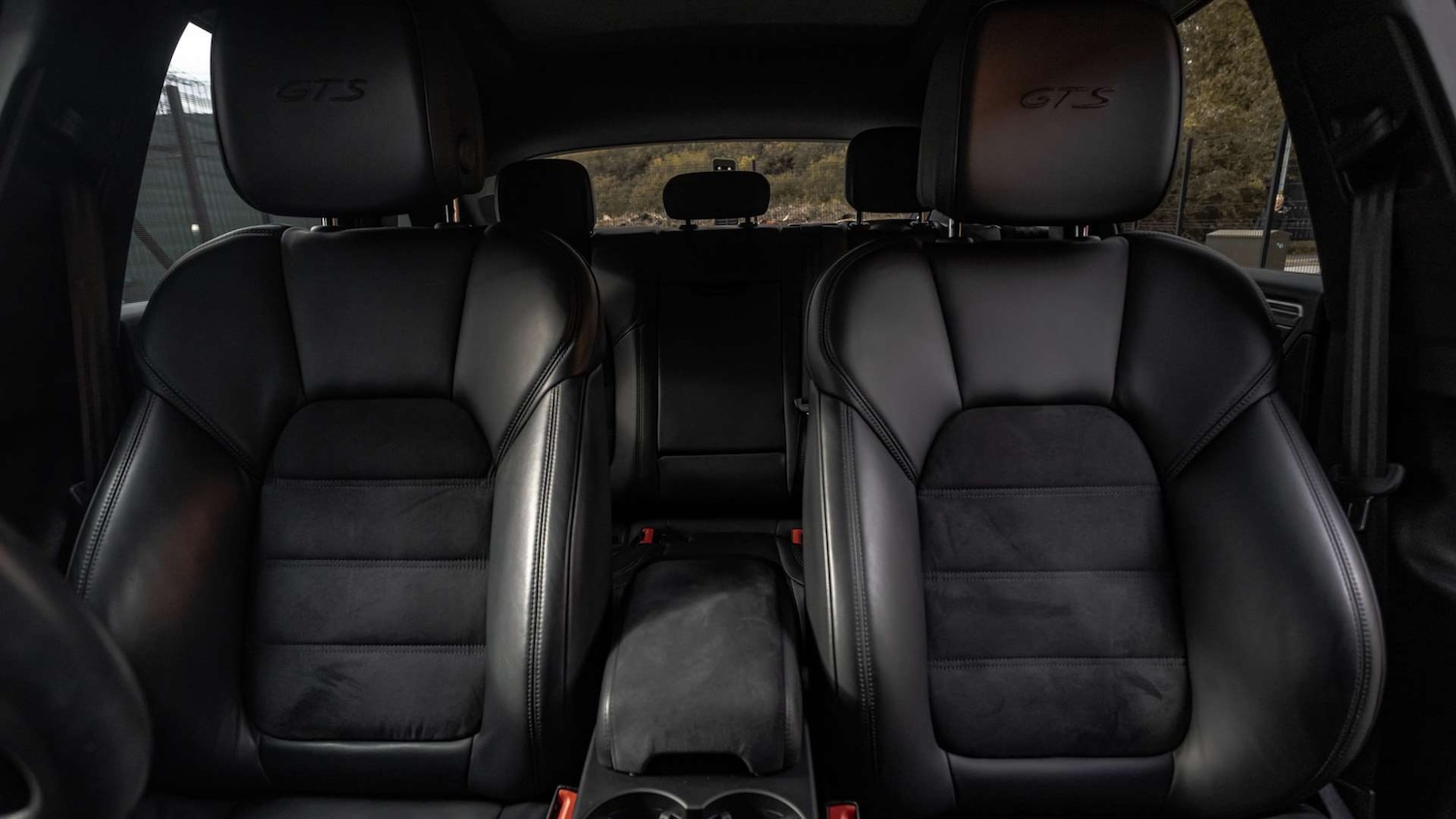 Used Porsche Macan 2021 for sale - 76191881: Photo 15