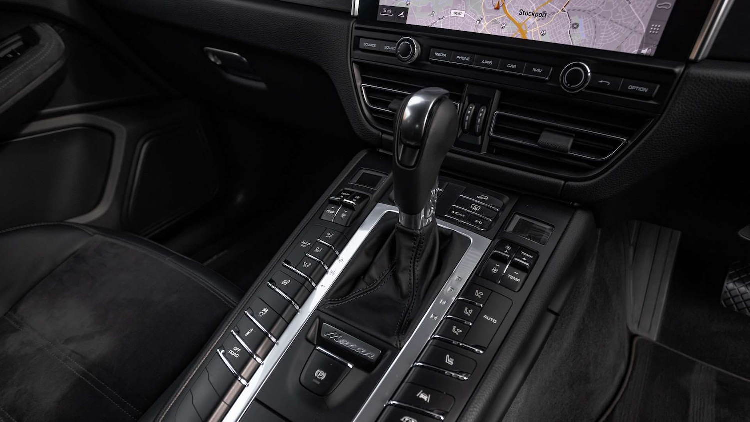 Used Porsche Macan 2021 for sale - 76191881: Photo 24