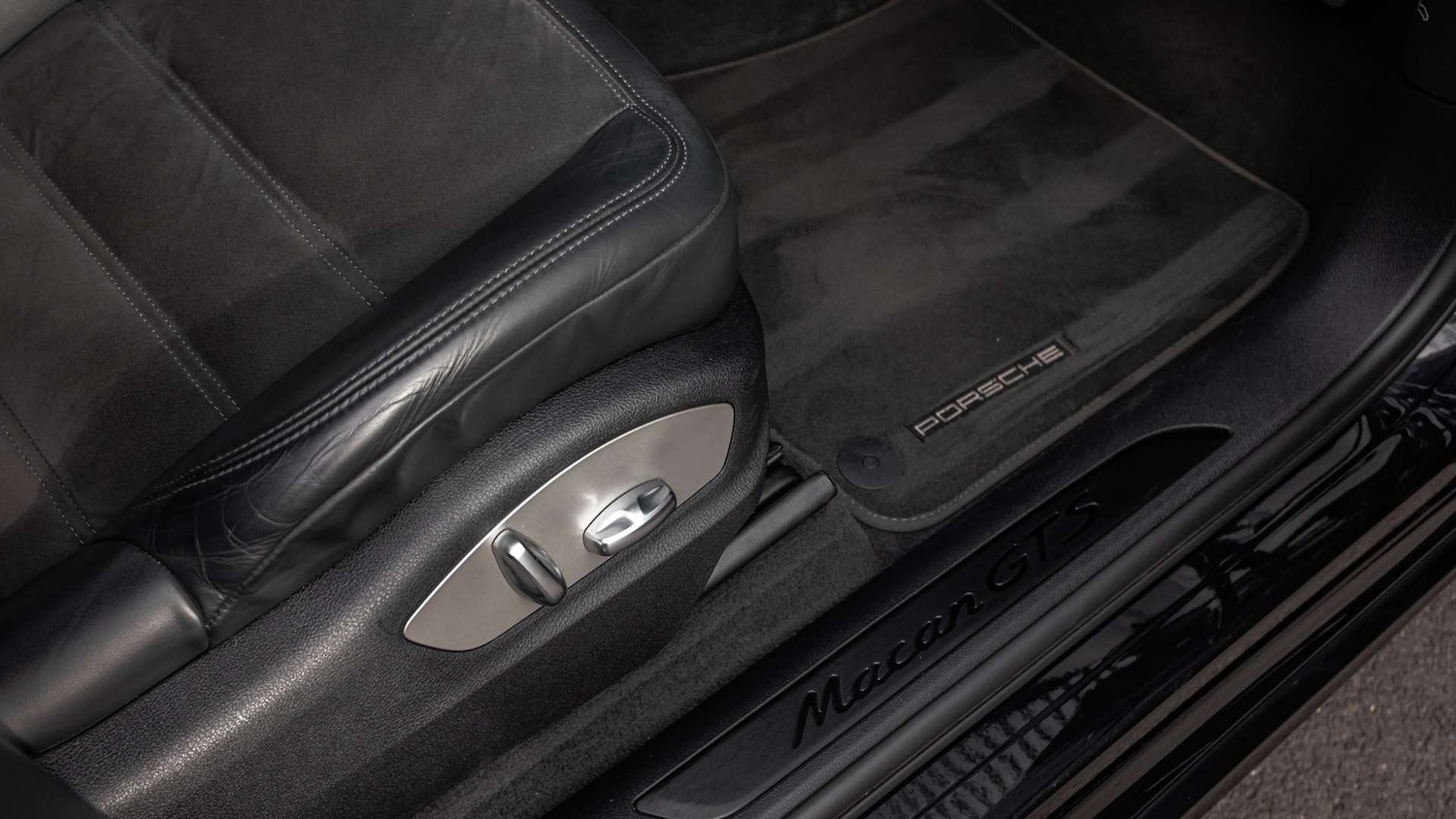 Used Porsche Macan 2021 for sale - 76191881: Photo 29