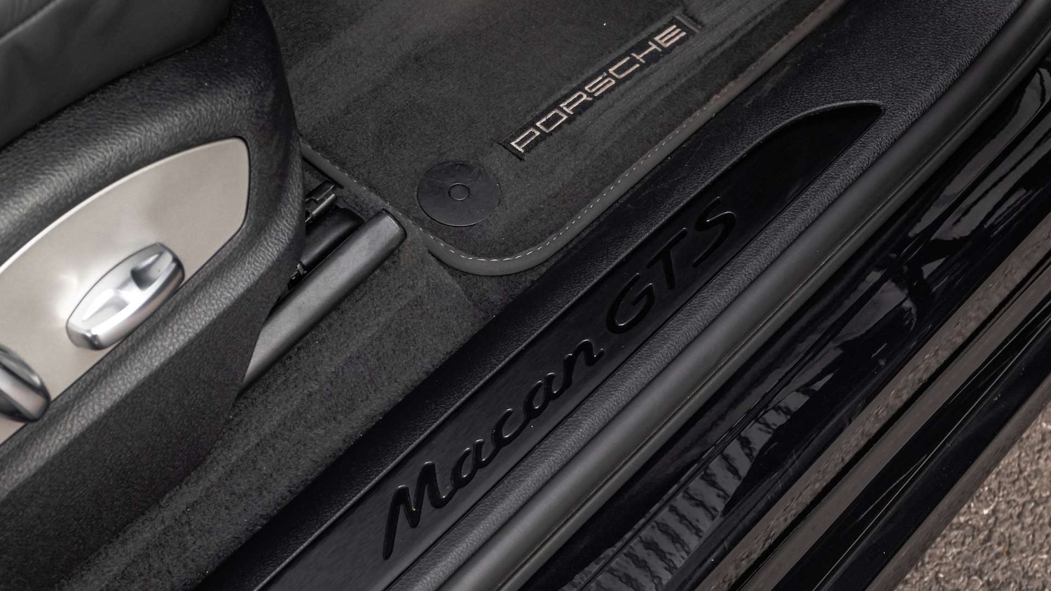 Used Porsche Macan 2021 for sale - 76191881: Photo 32