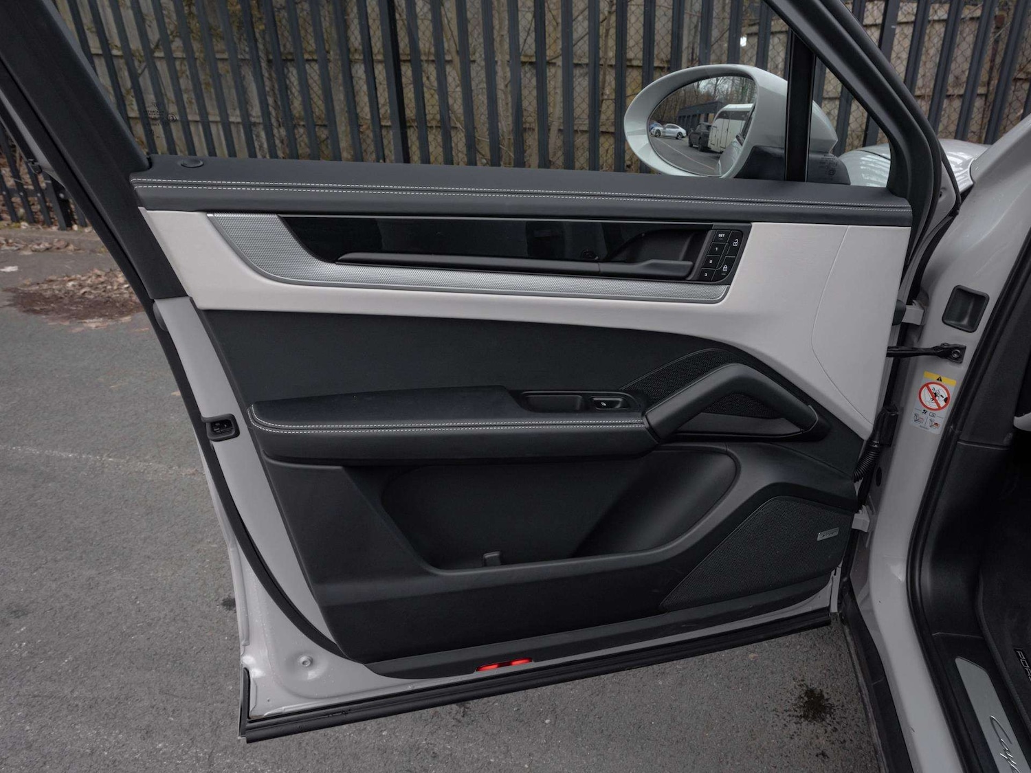 Used Porsche Cayenne 2025 for sale - 77443584: Photo 33