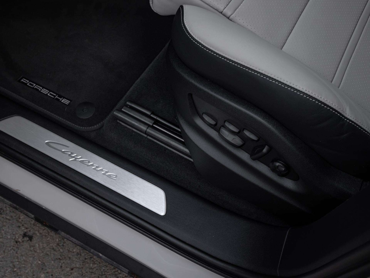 Used Porsche Cayenne 2025 for sale - 77443584: Photo 35