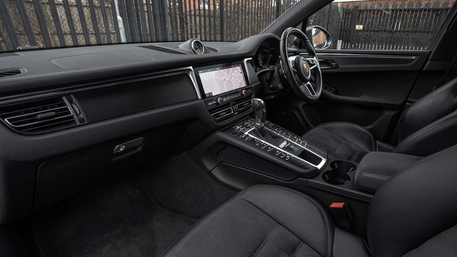 Used Porsche Macan 2021 for sale - 77553142: Photo 5