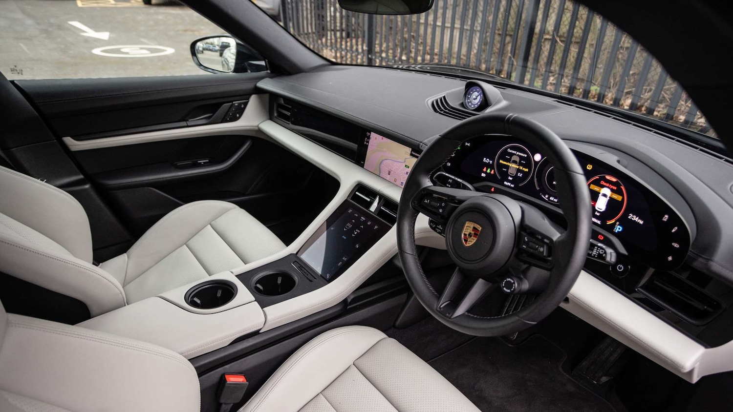 Used Porsche Taycan 2023 for sale - 77373849: Photo 12