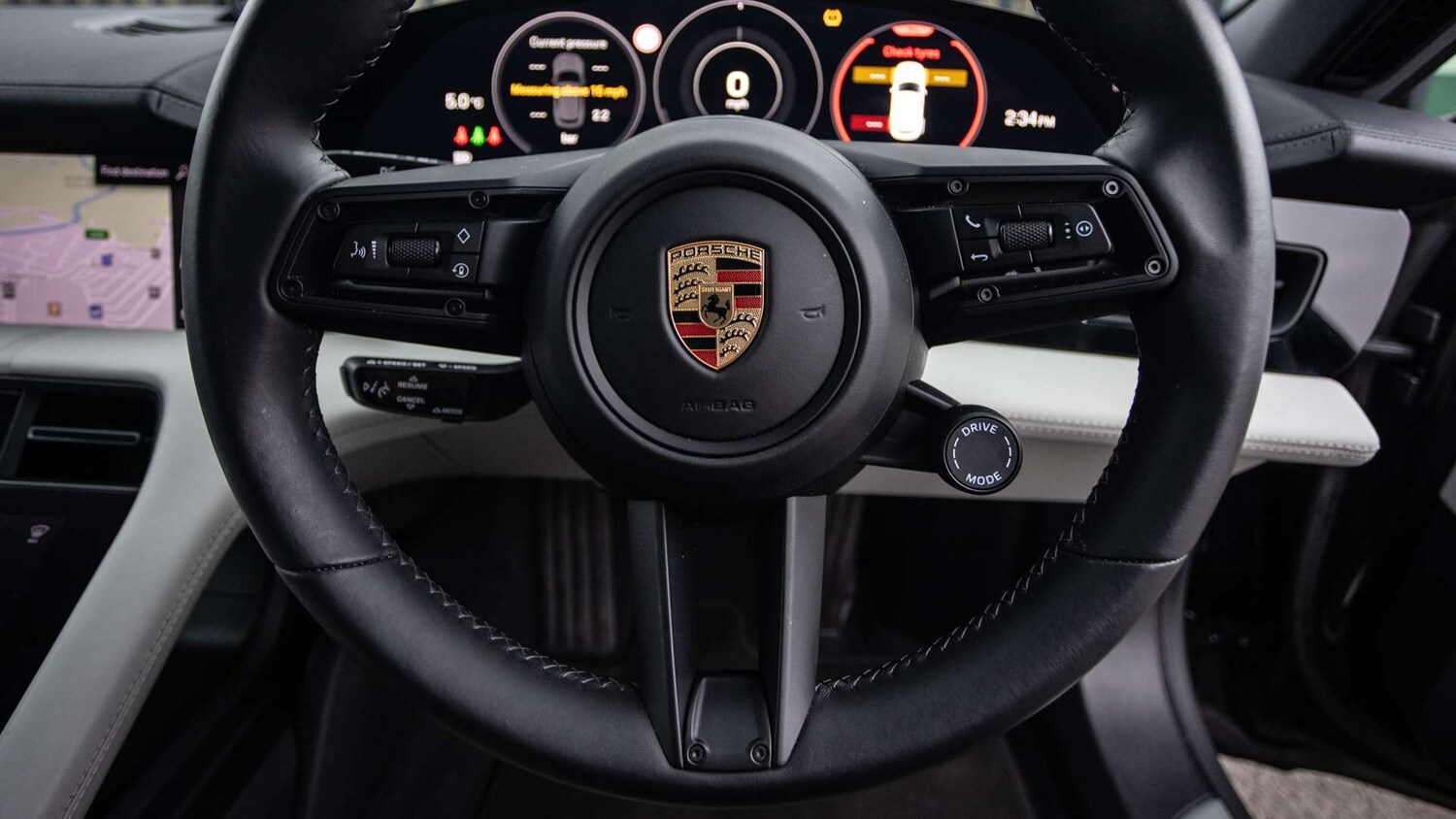 Used Porsche Taycan 2023 for sale - 77373849: Photo 14