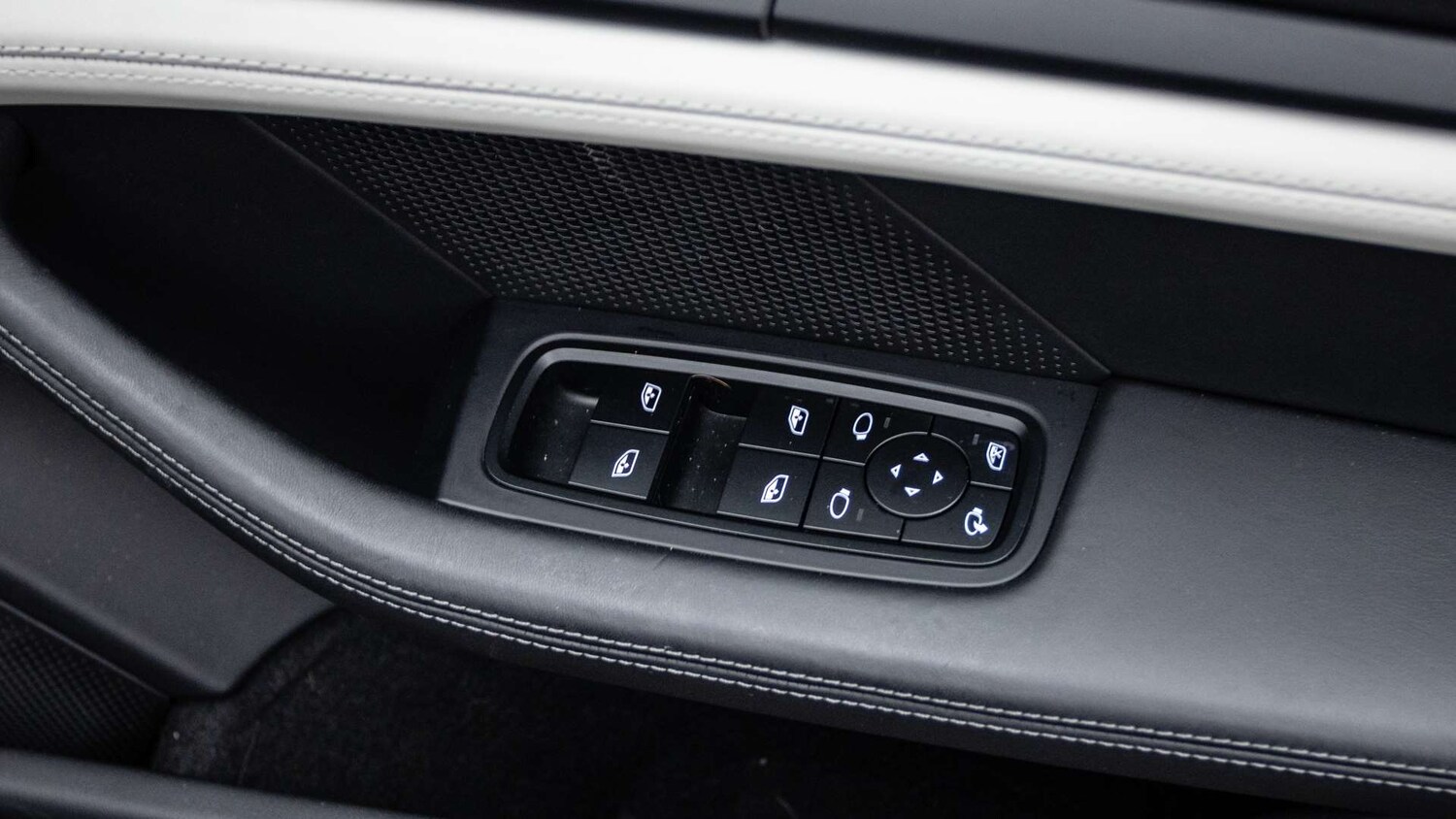 Used Porsche Taycan 2023 for sale - 77373849: Photo 29