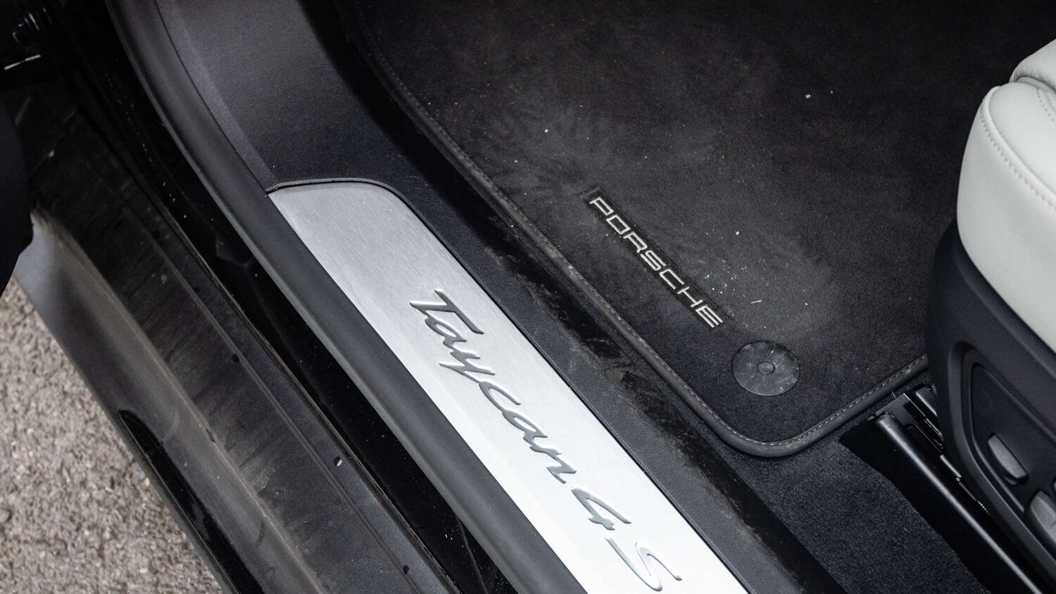 Used Porsche Taycan 2023 for sale - 77373849: Photo 33