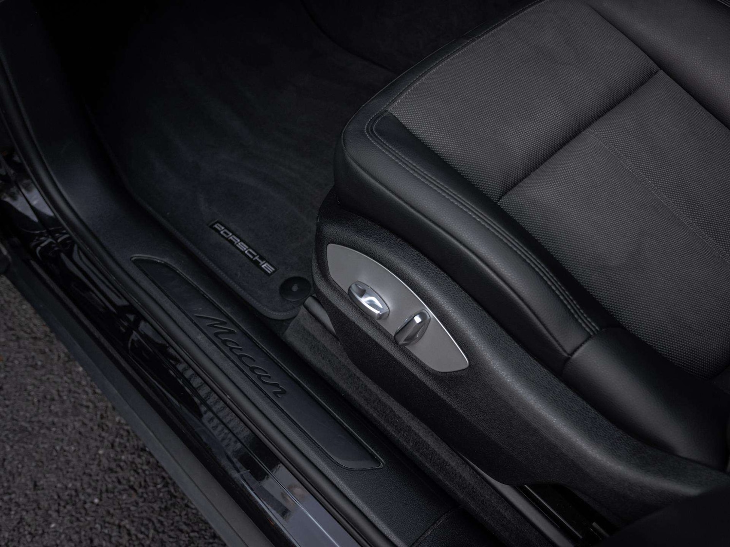 Used Porsche Macan 2022 for sale - 76916232: Photo 27