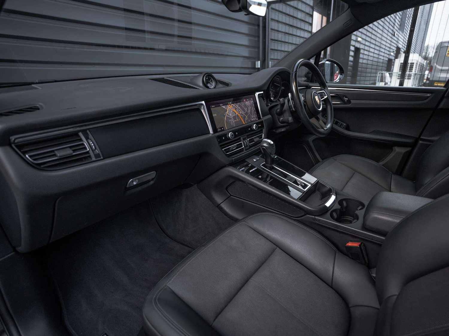 Used Porsche Macan 2022 for sale - 76916232: Photo 5