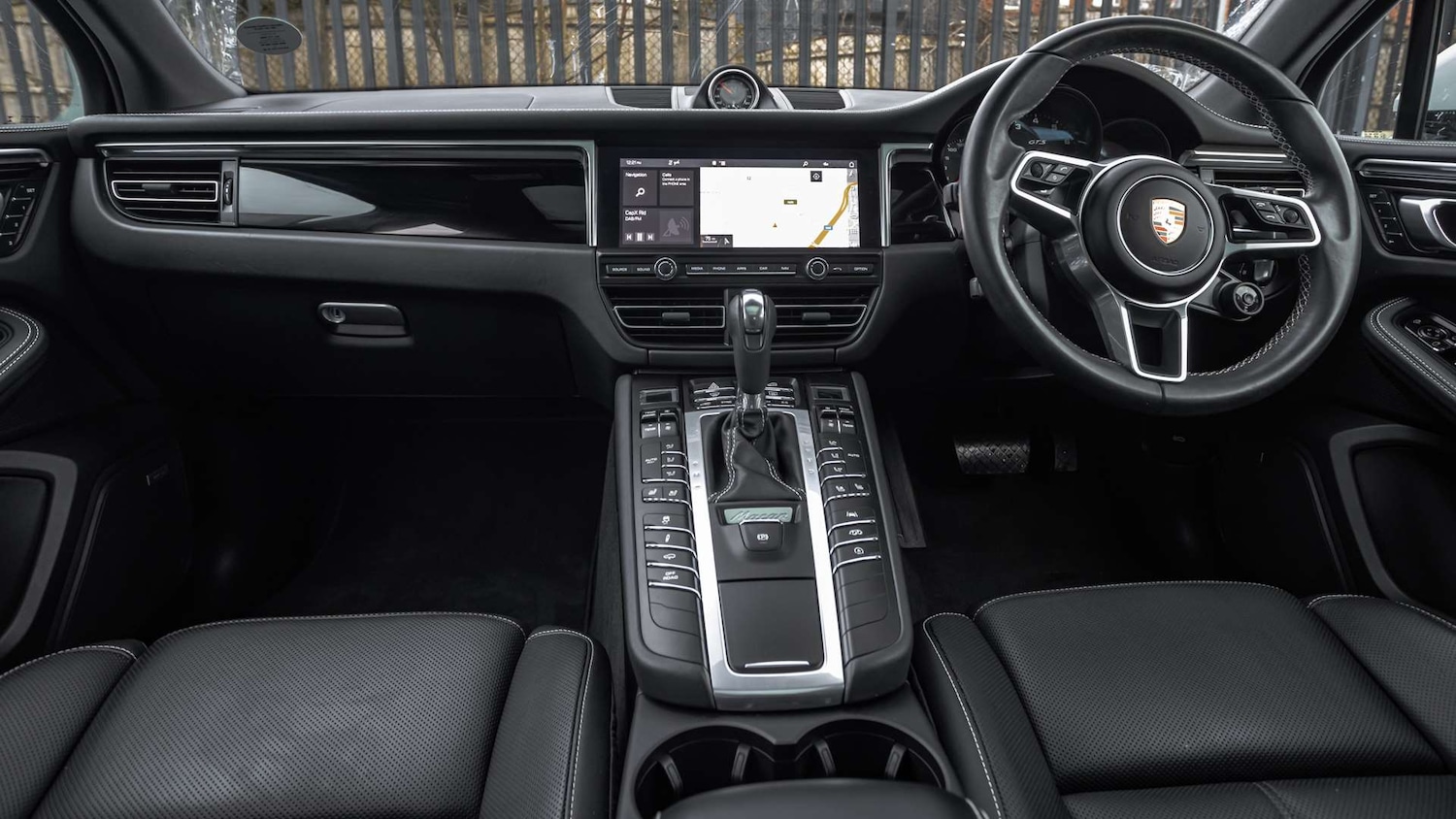 Used Porsche Macan 2021 for sale - 77158556: Photo 11