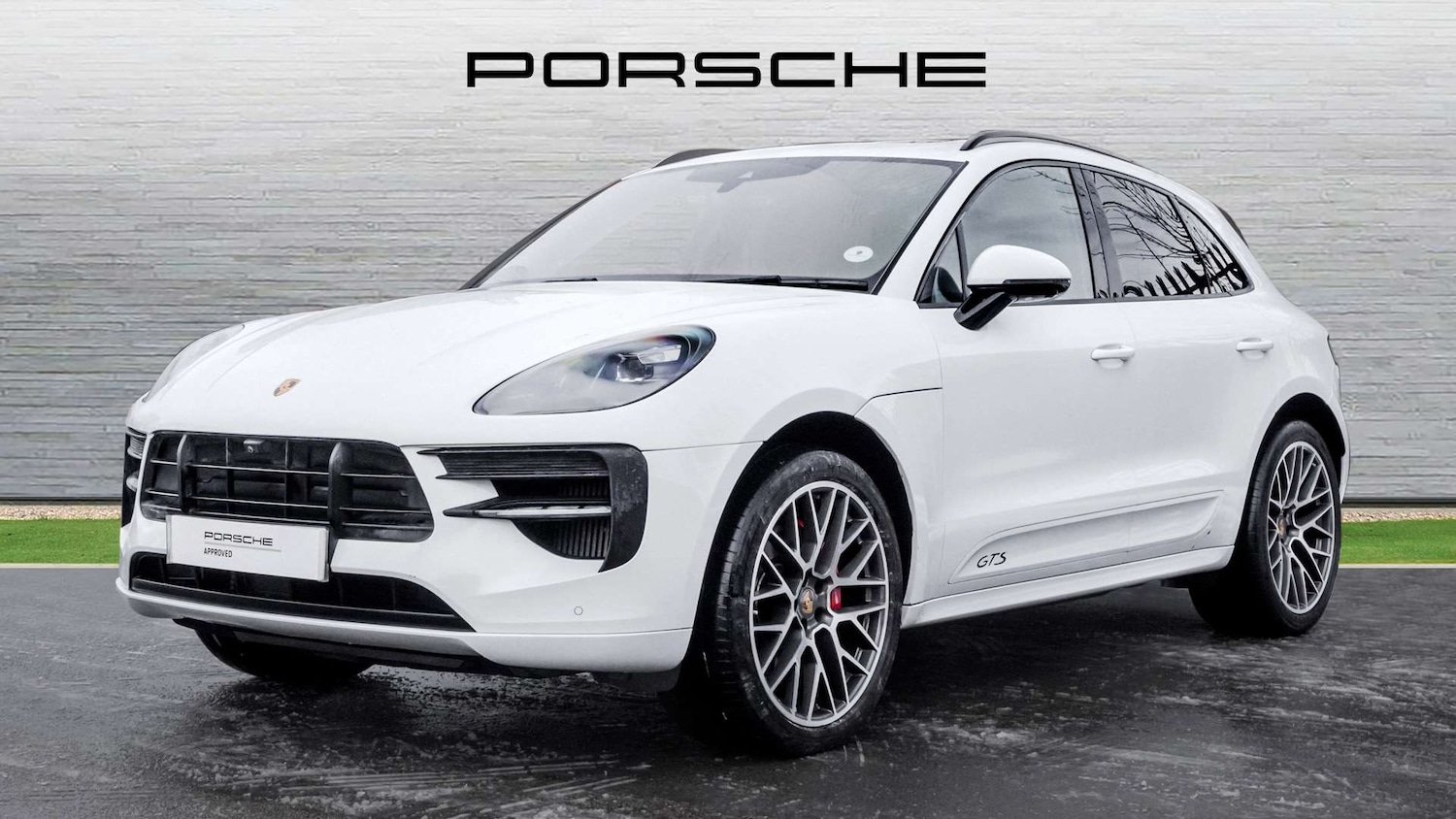 Used Porsche Macan 2021 for sale - 77158556: Photo 2