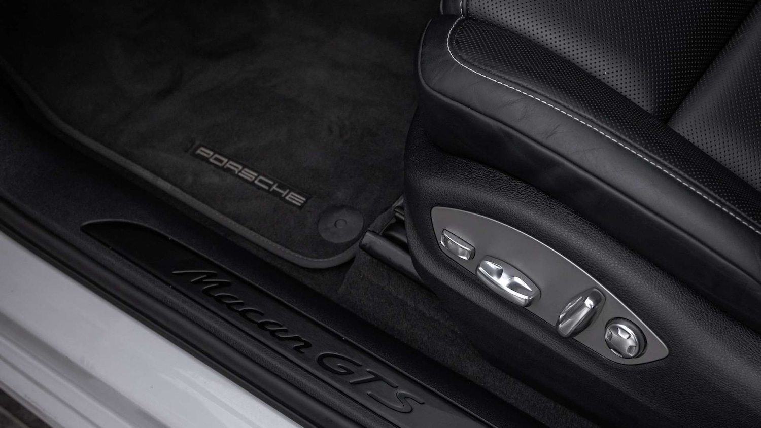 Used Porsche Macan 2021 for sale - 77158556: Photo 32