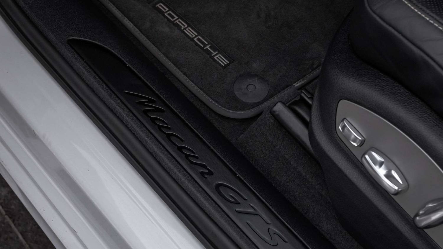 Used Porsche Macan 2021 for sale - 77158556: Photo 33