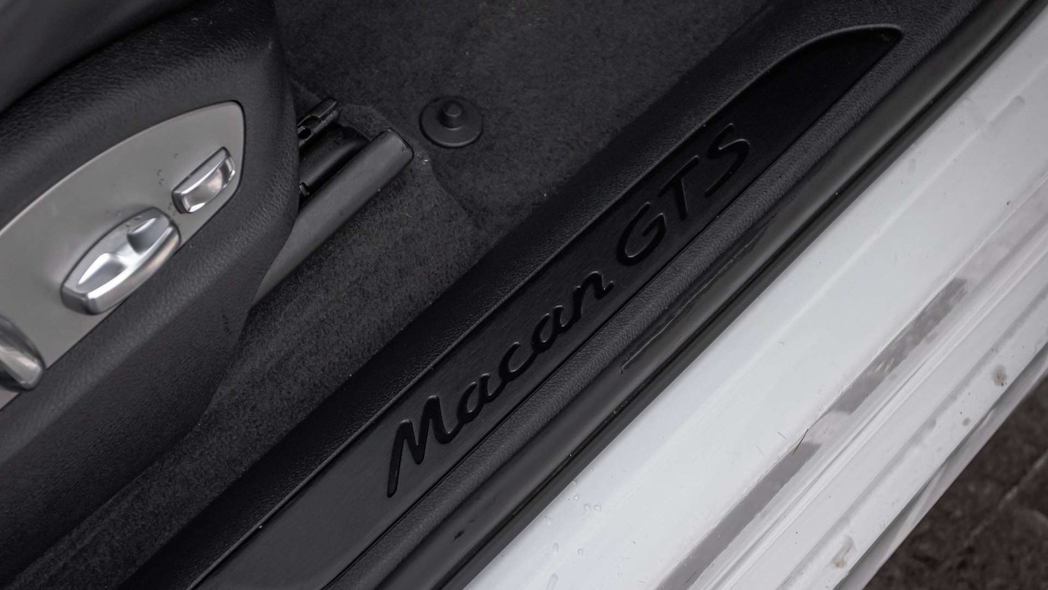 Used Porsche Macan 2021 for sale - 77158556: Photo 34