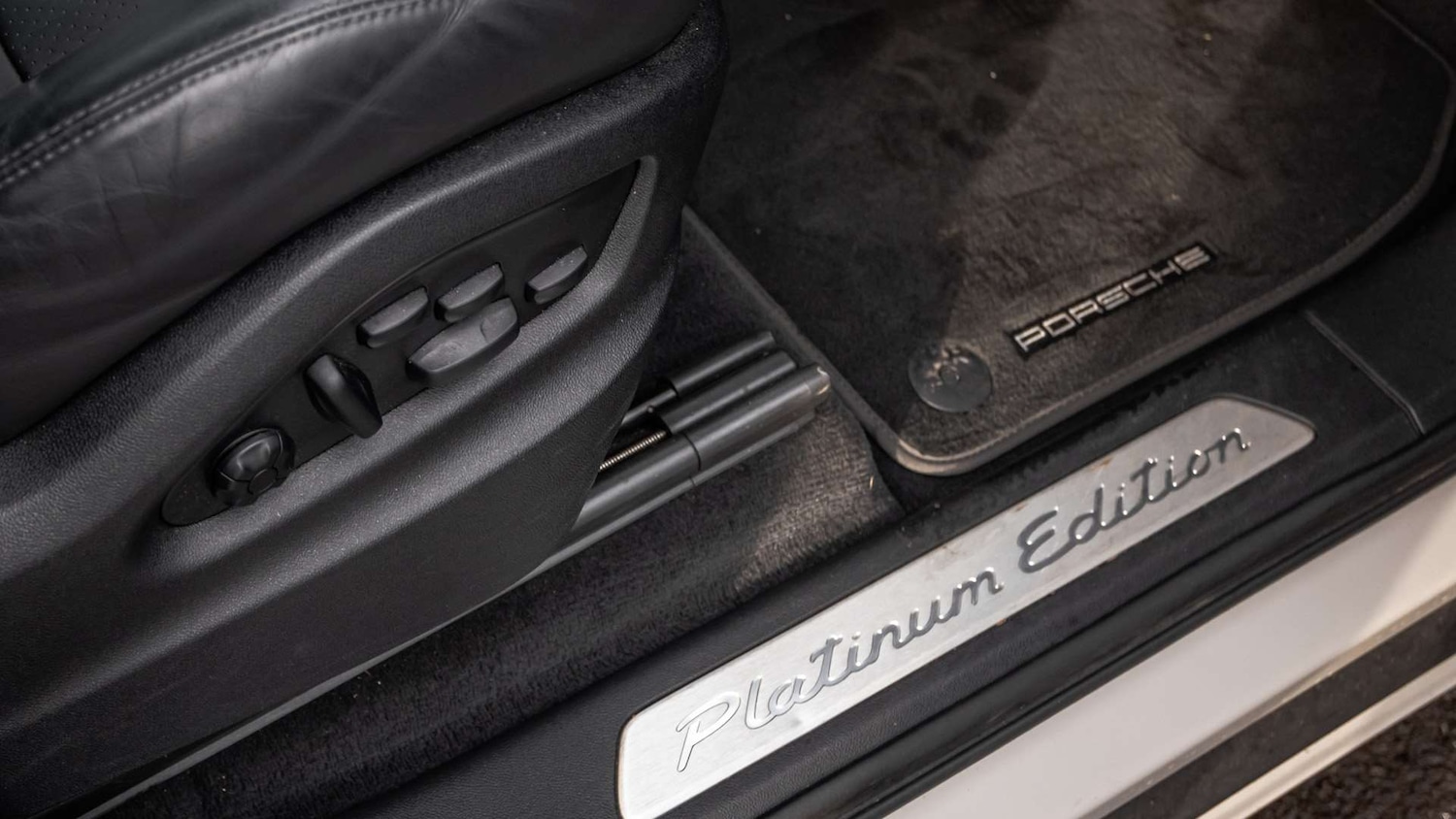 Used Porsche Cayenne for sale - 77206476: Photo 33