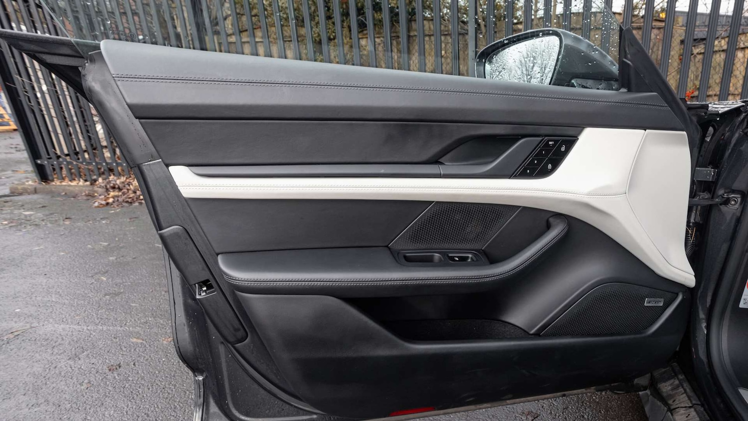 Used Porsche Taycan 2021 for sale - 77068598: Photo 30