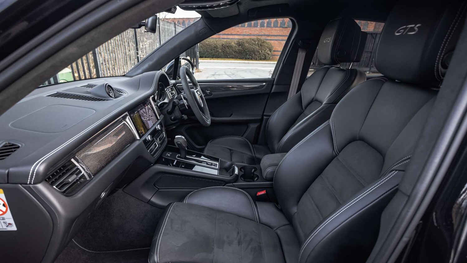 Used Porsche Macan 2023 for sale - 77500287: Photo 14