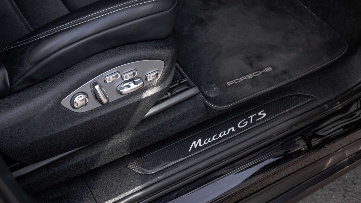 Used Porsche Macan 2023 for sale - 77500287: Photo 30