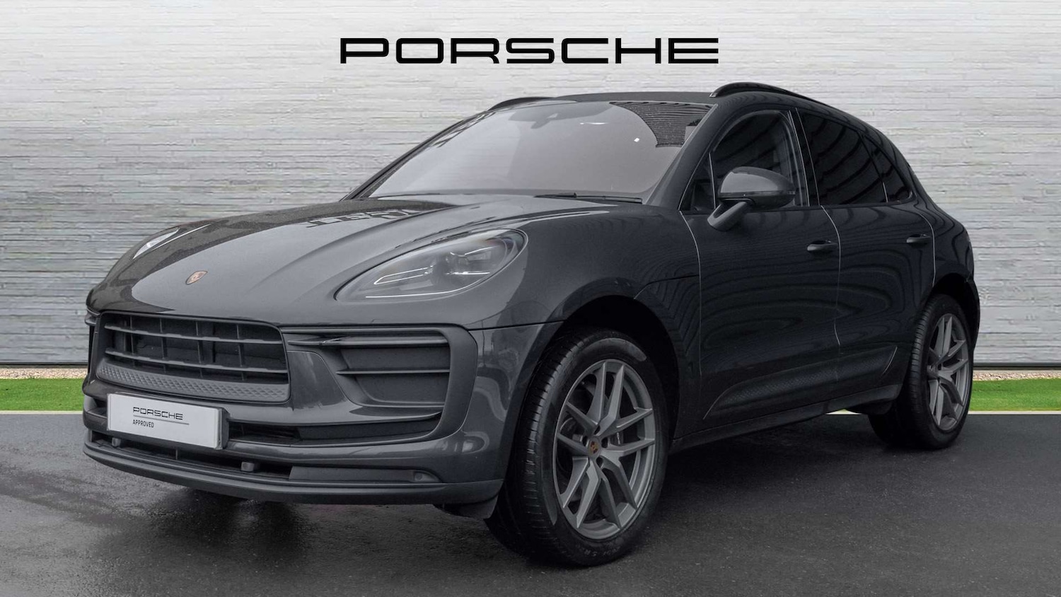 Used Porsche Macan 2021 for sale - 76804834: Photo 2