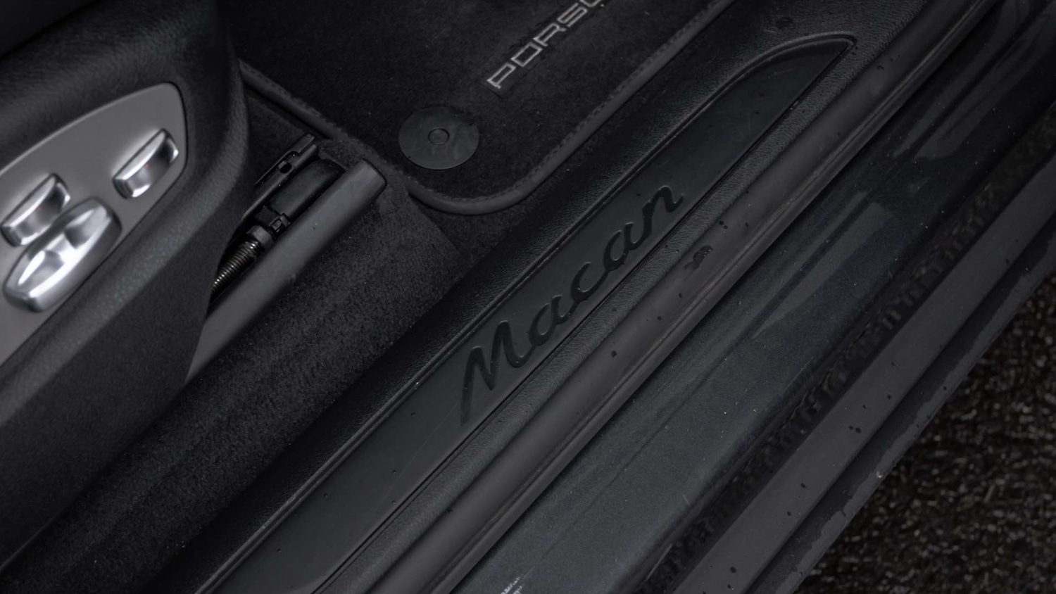 Used Porsche Macan 2021 for sale - 76804834: Photo 32