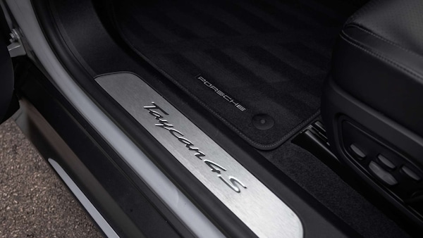 Used Porsche Taycan 2022 for sale - 76242401: Photo 30
