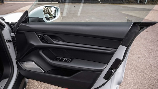 Used Porsche Taycan 2022 for sale - 76242401: Photo 32