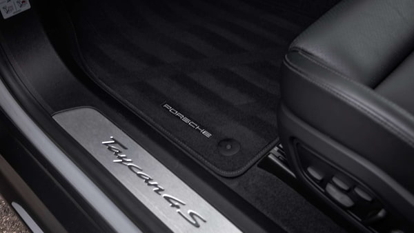 Used Porsche Taycan 2022 for sale - 76242401: Photo 33