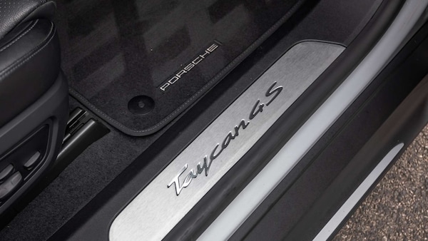 Used Porsche Taycan 2022 for sale - 76242401: Photo 35