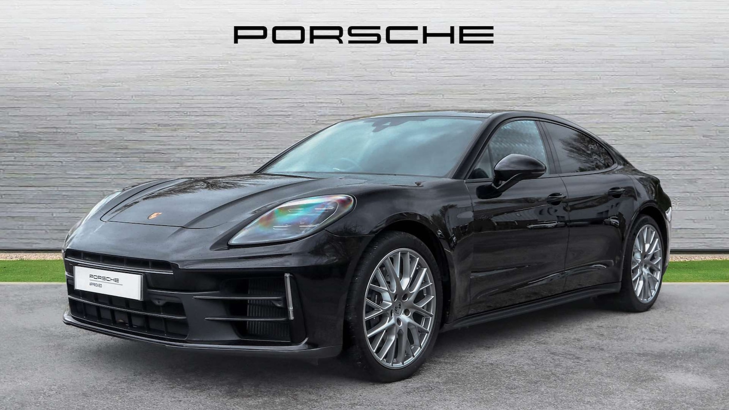 Used Porsche Panamera 2024 for sale - 76488110: Photo 2